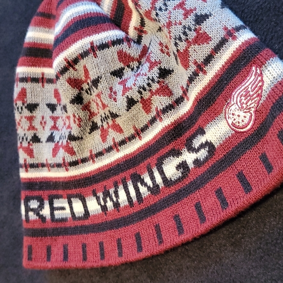 NHL OLD TIME HOCKEY 🏒 Deep Red|White|Gray Embroided Beanie Hat w/Braided Tassel - Picture 12 of 14